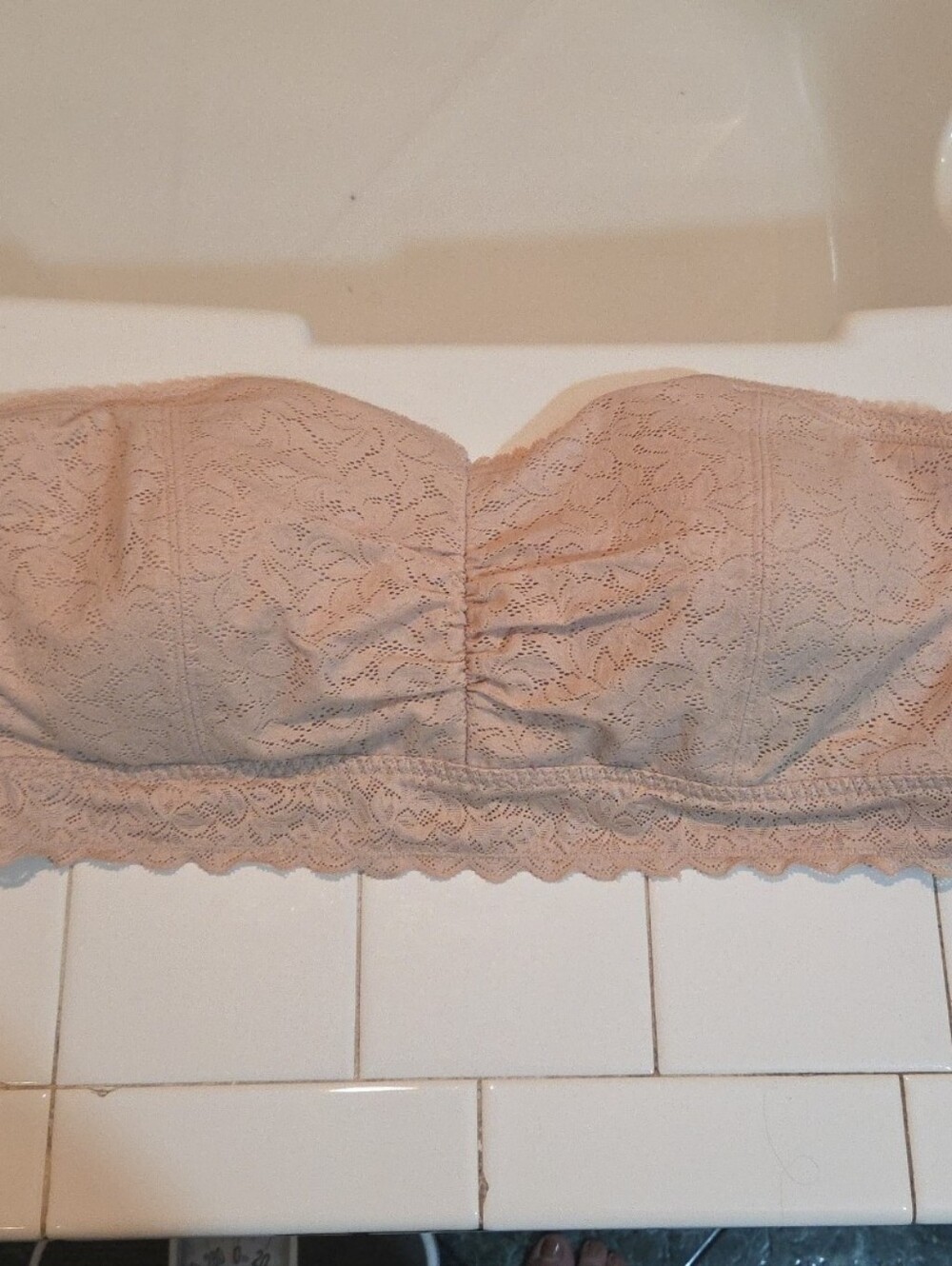 Torrid Curve Lace Strapless Bandeau Bra Beige Plus Size 2 Wireless StretchThe To